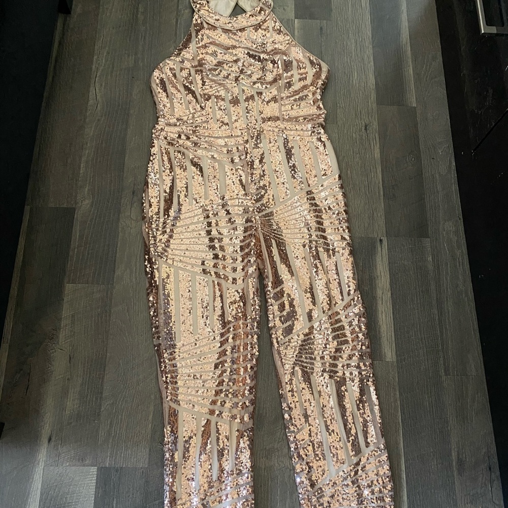 Gold sequence jumpsuit - Picture 6 of 7